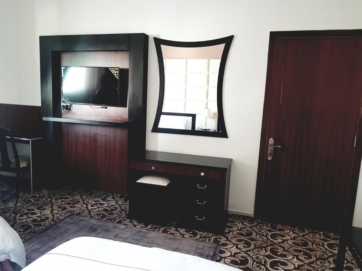 Dama Hotel Duba Екстериор снимка